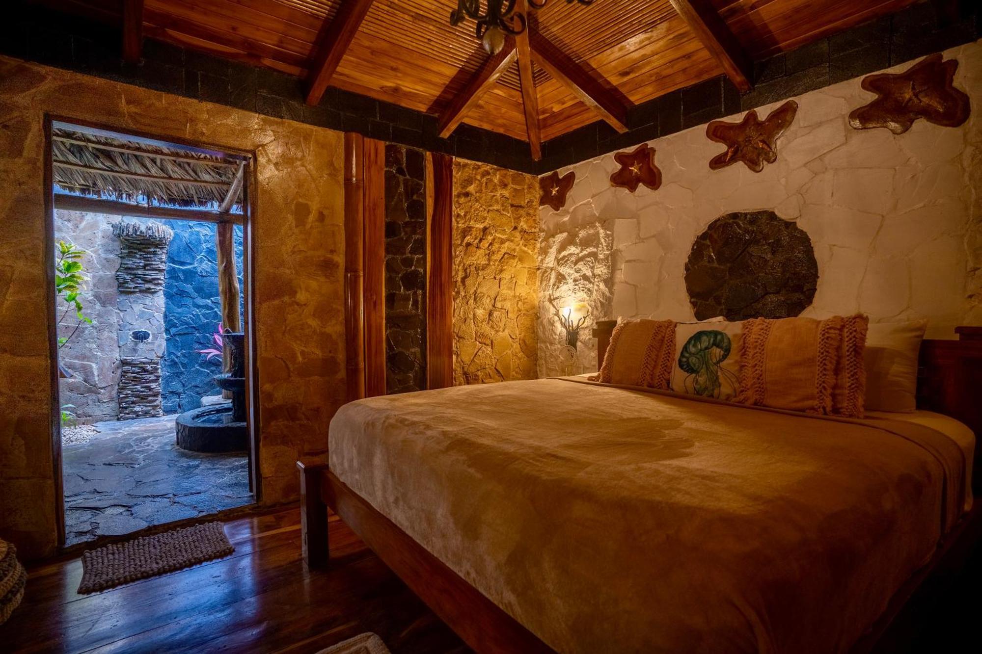 Ocho Artisan Bungalows (Adults Only) Tamarindo Exterior photo