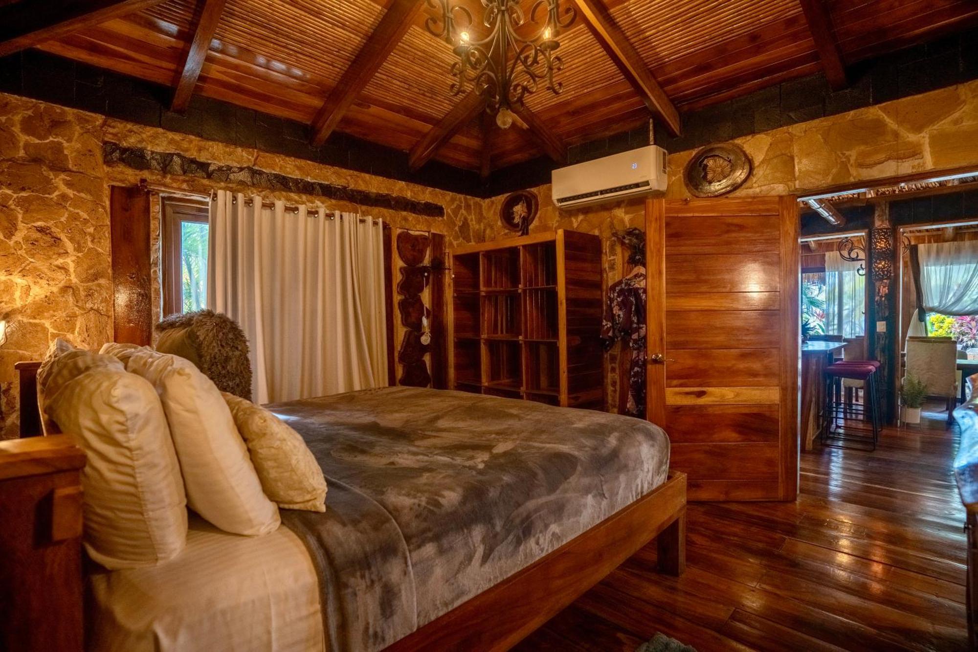 Ocho Artisan Bungalows (Adults Only) Tamarindo Exterior photo