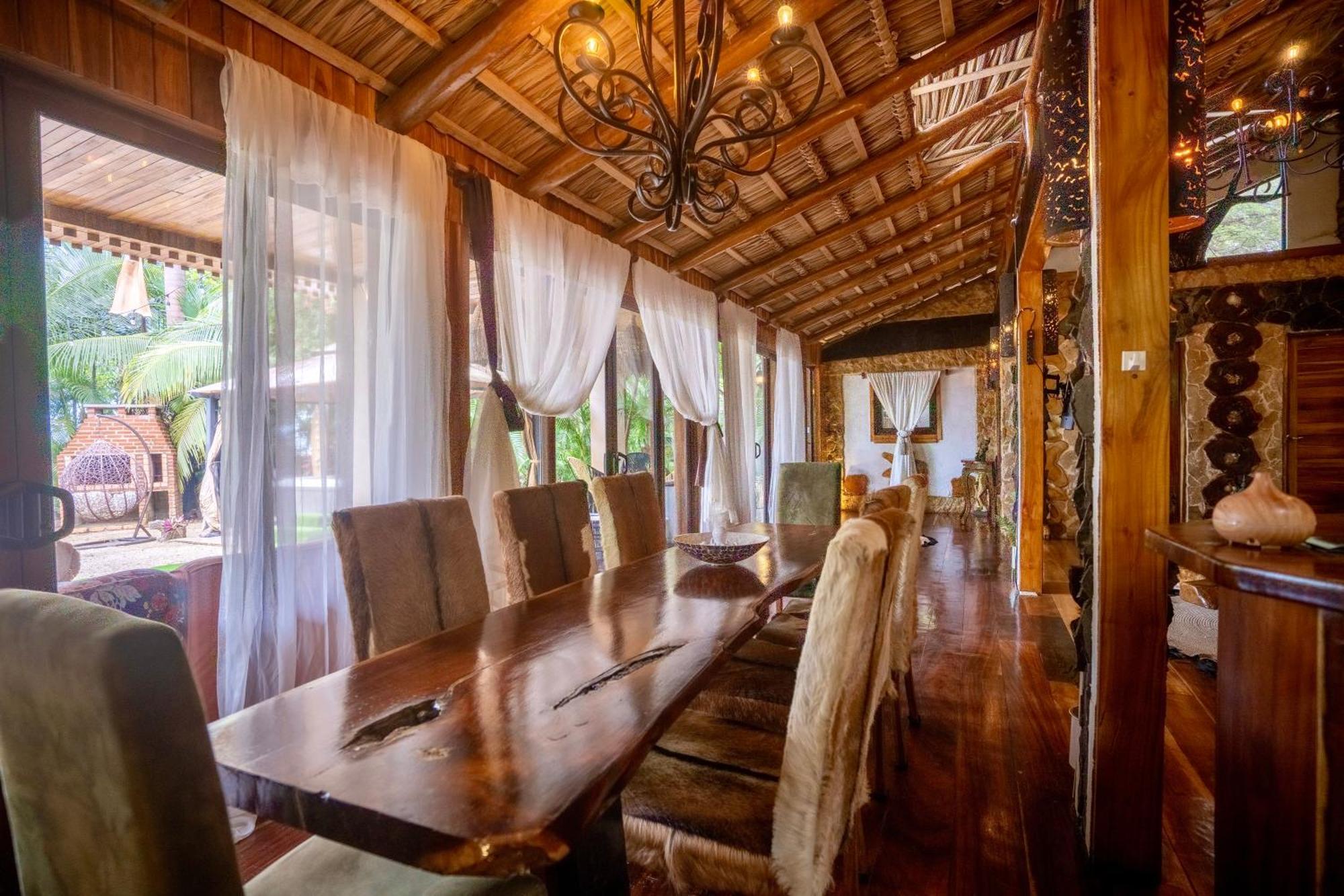 Ocho Artisan Bungalows (Adults Only) Tamarindo Exterior photo