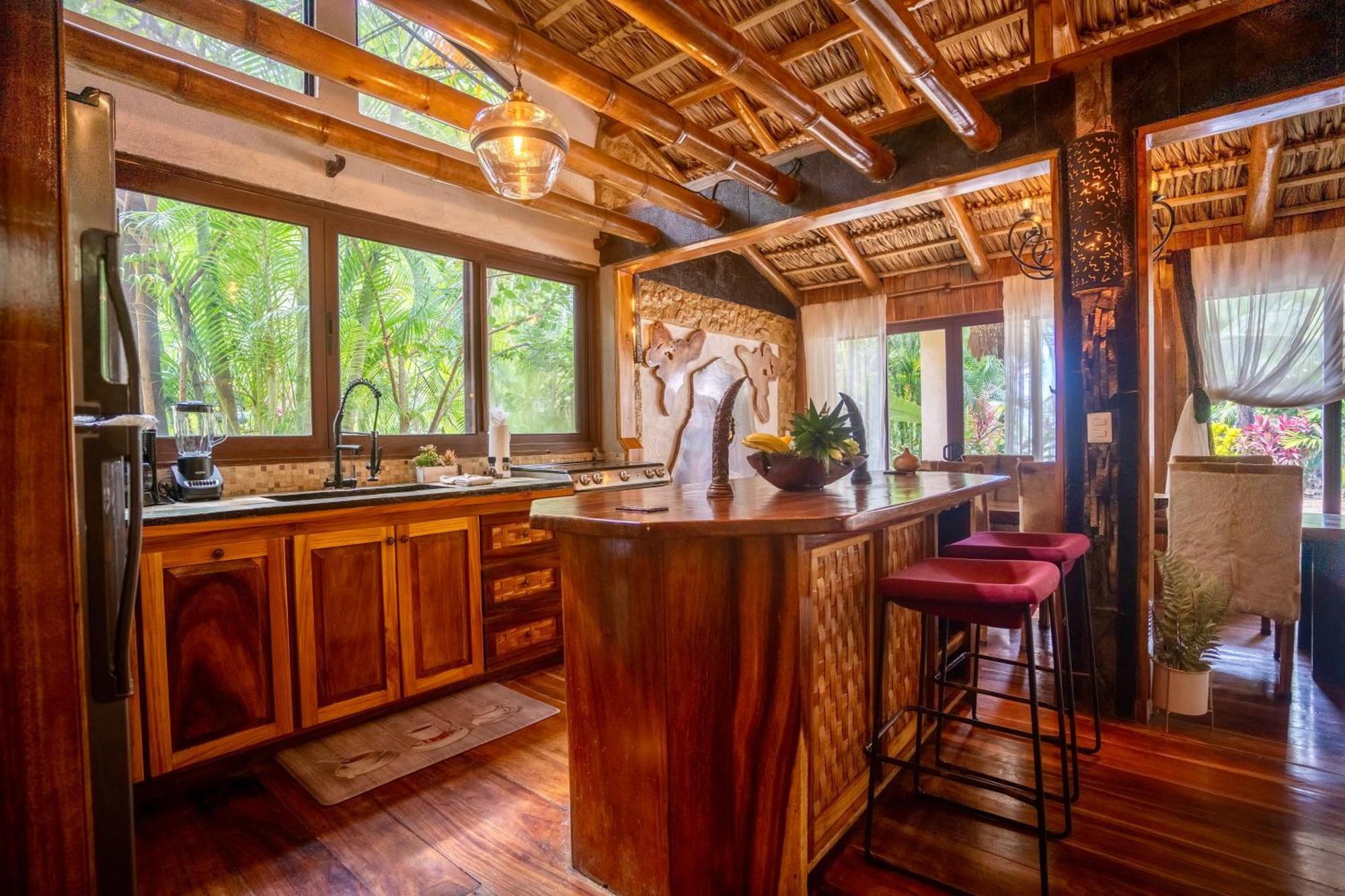 Ocho Artisan Bungalows (Adults Only) Tamarindo Exterior photo