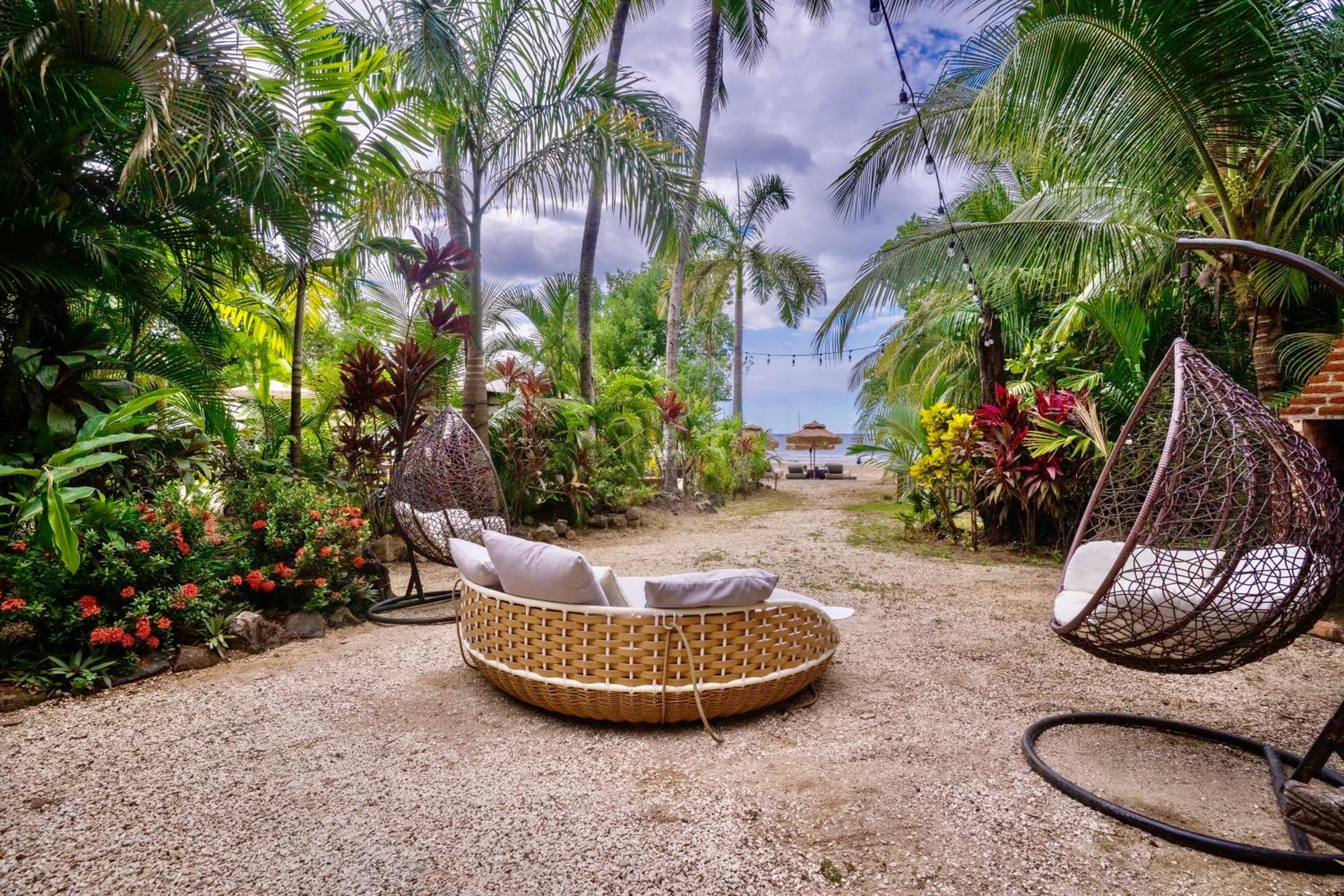 Ocho Artisan Bungalows (Adults Only) Tamarindo Exterior photo