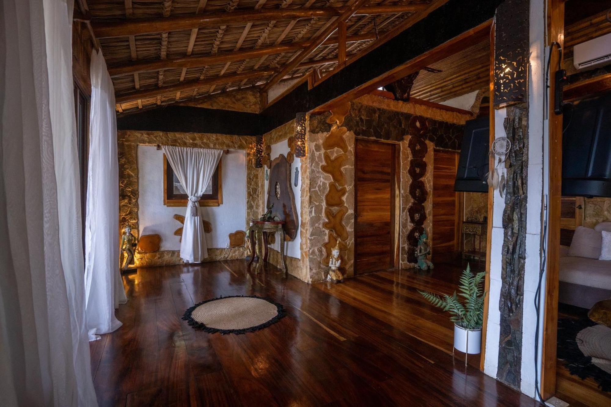 Ocho Artisan Bungalows (Adults Only) Tamarindo Exterior photo