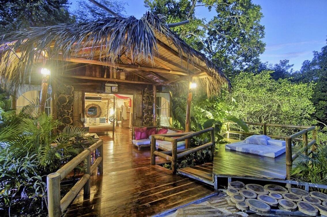 Ocho Artisan Bungalows (Adults Only) Tamarindo Exterior photo