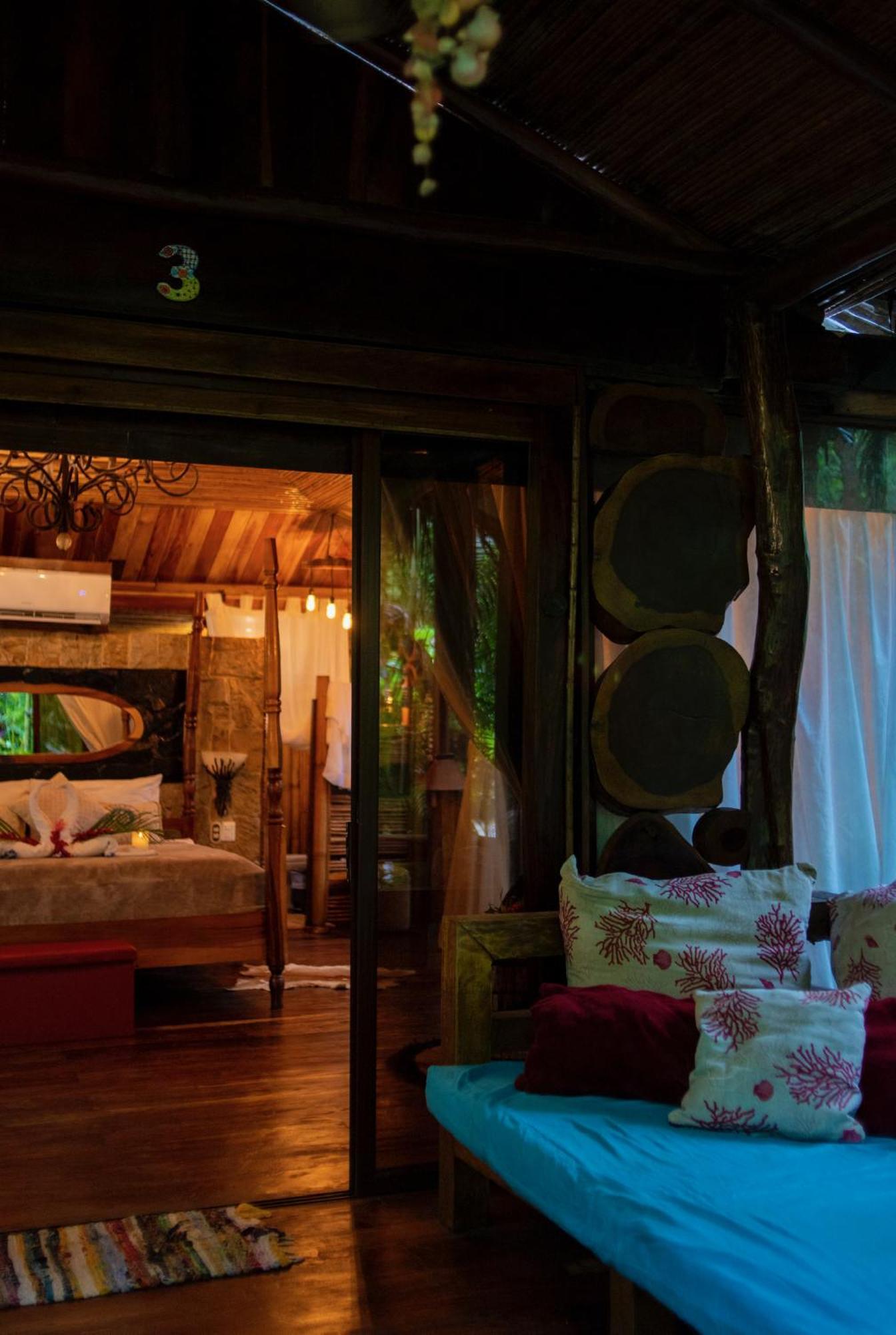 Ocho Artisan Bungalows (Adults Only) Tamarindo Exterior photo