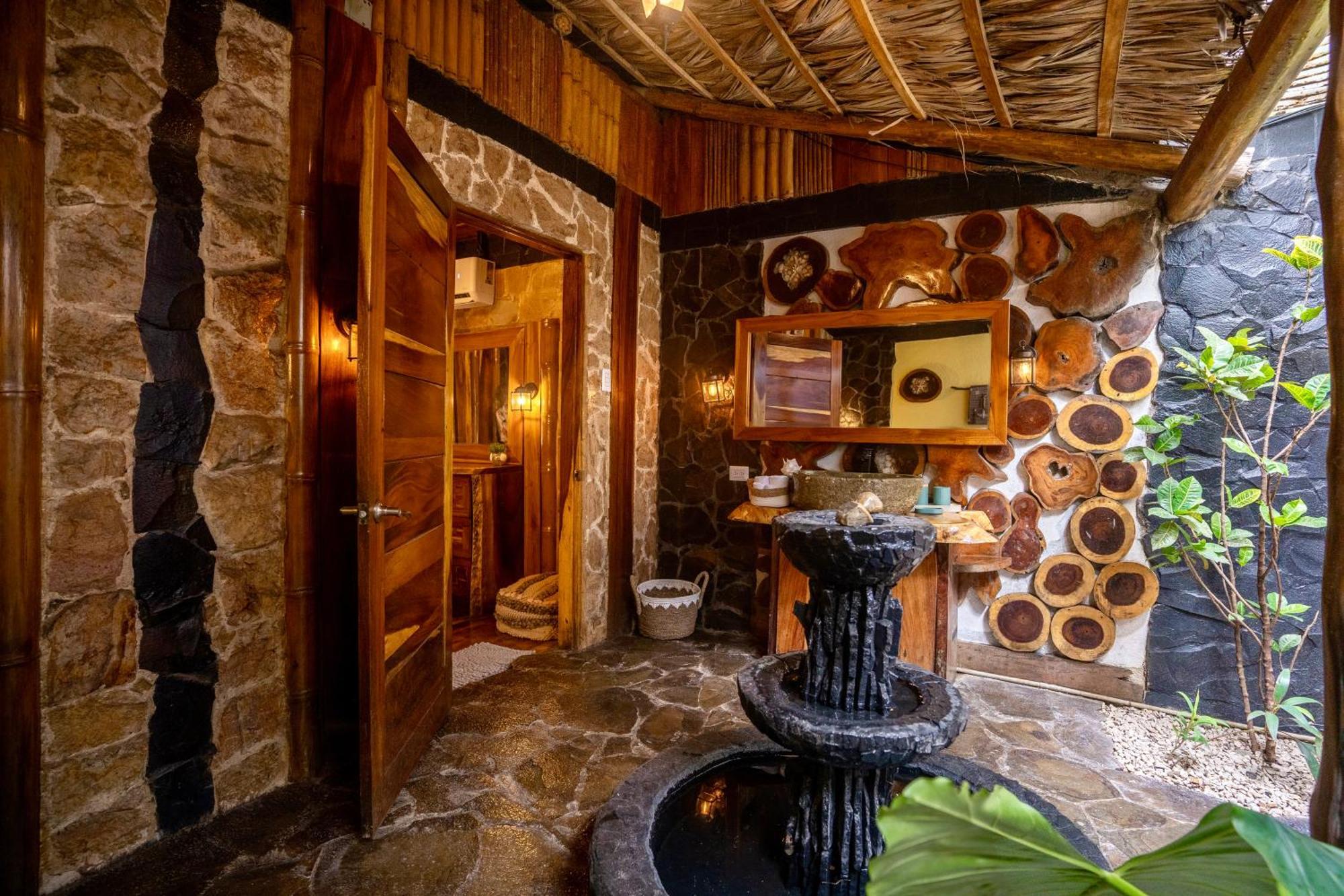 Ocho Artisan Bungalows (Adults Only) Tamarindo Exterior photo