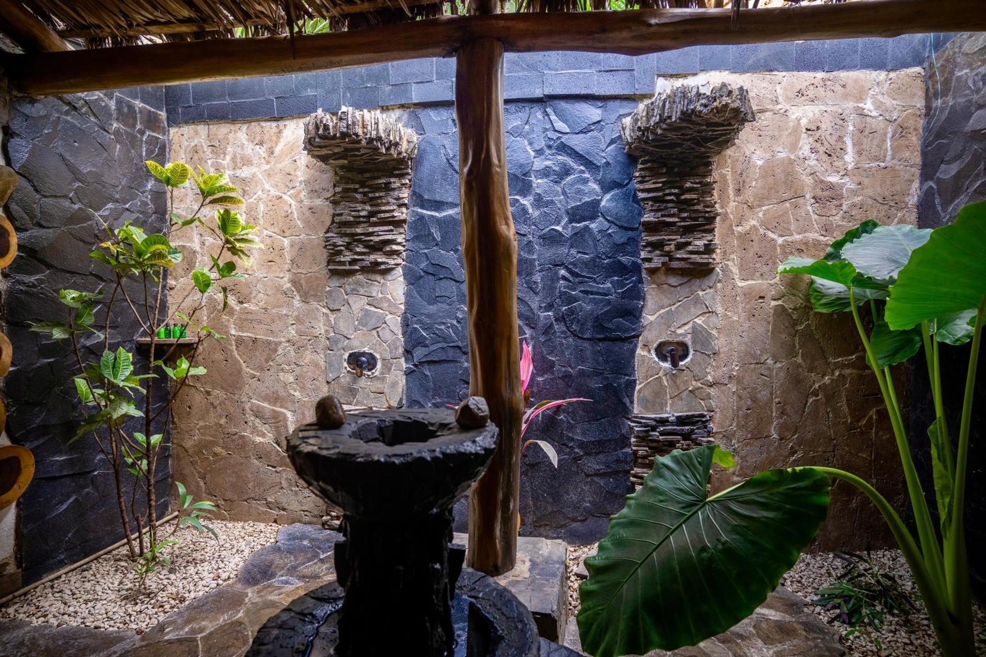 Ocho Artisan Bungalows (Adults Only) Tamarindo Exterior photo